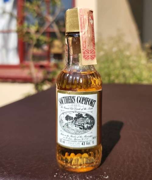 COLLECTION OF FOUR (4) USA ISRAEL AND MEXICO MINIATURE LIQUOR BOTTLES (SEALED FULL) LISTING 6 OF 11