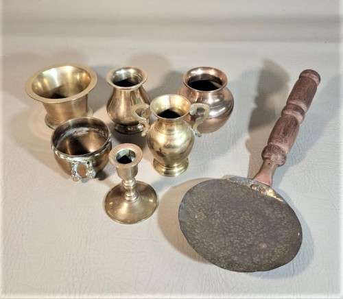 BATCH OF 7 BRASS AND COPPER ITEMS  ALL SOLID BRASS AND HEAVY FOR THEIR SIZE