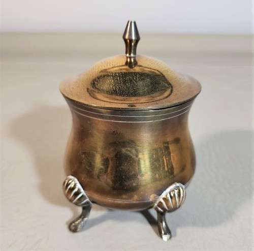 BEAUTIFUL INDIAN MADE BRASS SUGAR POT AND CREAMER ON TRAY