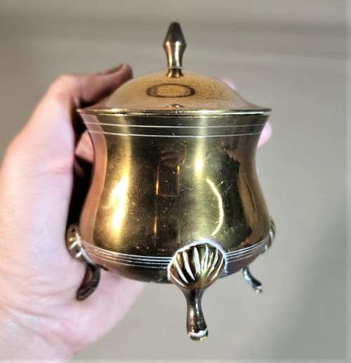 BEAUTIFUL INDIAN MADE BRASS SUGAR POT AND CREAMER ON TRAY