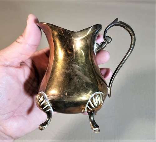 BEAUTIFUL INDIAN MADE BRASS SUGAR POT AND CREAMER ON TRAY