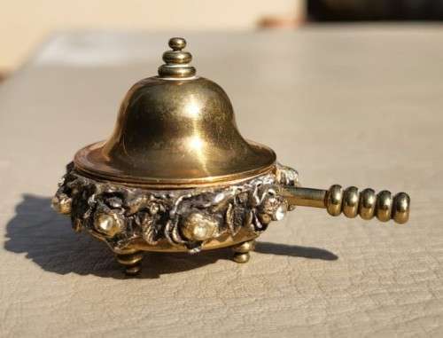 VINTAGE GOLD TONED PILL BOX OR SACCHARIN DISH WITH LID AND HANDLE