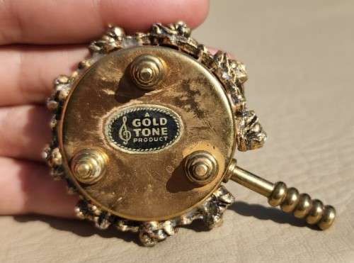 VINTAGE GOLD TONED PILL BOX OR SACCHARIN DISH WITH LID AND HANDLE