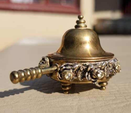 VINTAGE GOLD TONED PILL BOX OR SACCHARIN DISH WITH LID AND HANDLE