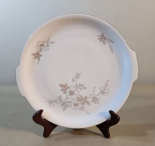 VINTAGE (1952-1965) GERMAN KPM KRISTER PORCELAIN 25 PIECE TEASET