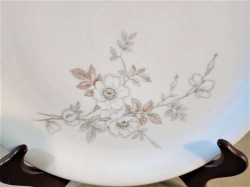 VINTAGE (1952-1965) GERMAN KPM KRISTER PORCELAIN 25 PIECE TEASET