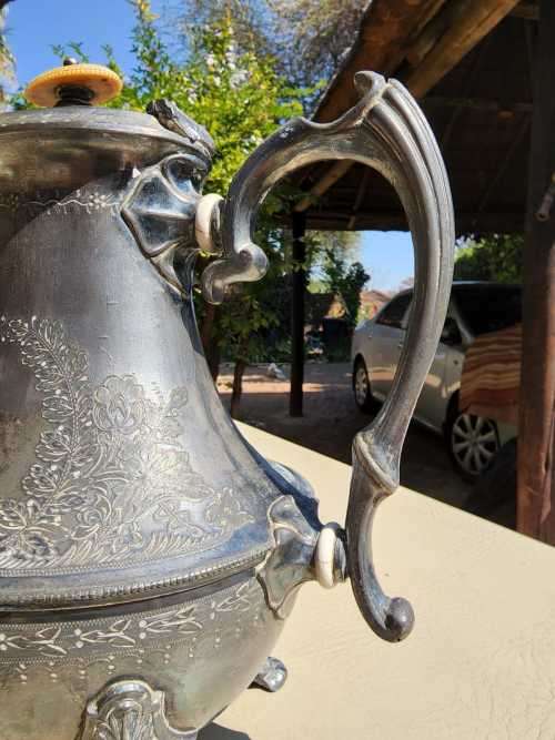 ANTIQUE PHILLIP ASHBERRY AND SONS SHEFFIELD (1856-1900) SILVERPLATED (ON BRITTANIA METAL) TEAPOT