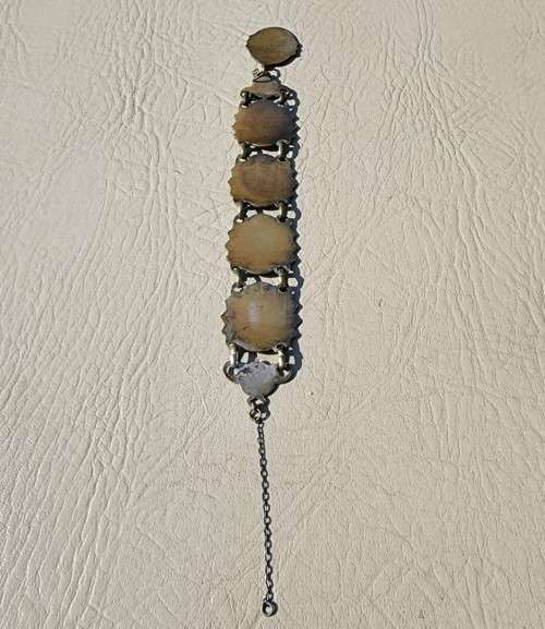 VINTAGE 1950S DON QUIXOTE MEDIEVAL KNIGHT AND GLADIATOR EMBOSSED BRASS CUFF BRACELET