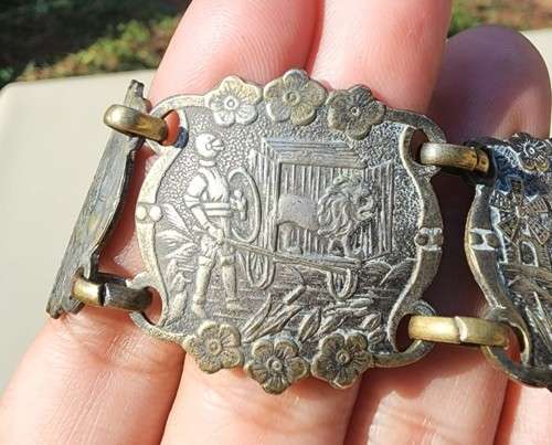 VINTAGE 1950S DON QUIXOTE MEDIEVAL KNIGHT AND GLADIATOR EMBOSSED BRASS CUFF BRACELET