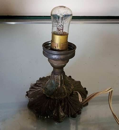 RED CASSIS RUFA BULLMOUTH HELMET SHELL NIGHTTIME TABLE LIGHT