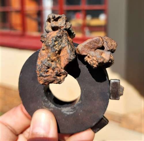 GROUP OF POSSIBLE METEORITE FRAGMENTS 4 BILLION YEARS OLD CONTAINS IRON NICKEL MAGNETIC AS SEEN IN P