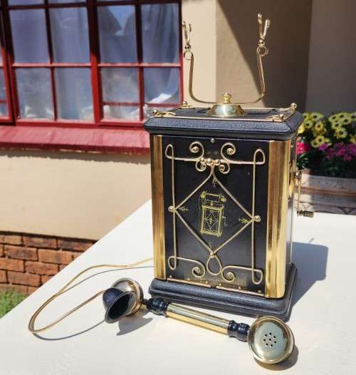 CRANK HANDLE TELEPHONE DECANTER MUSIC BOX WORKING