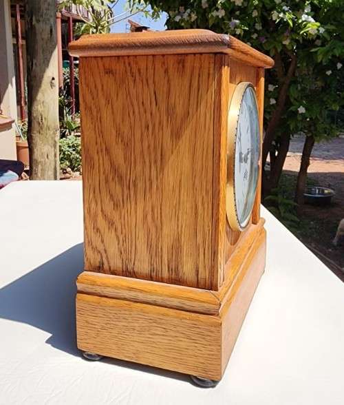 AMERICAN SESSIONS ANTIQUE TIME AND STRIKE MISSION STYLE MANTEL CLOCK WITH KEY WORKING