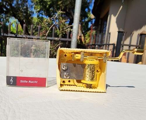 SILENT NIGHT, STILLE NACHT MUSIC BOX WORKING PERFECTLY