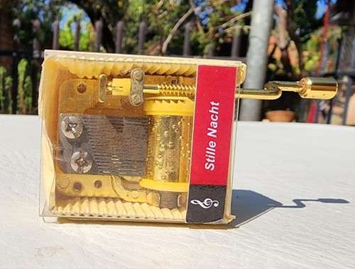SILENT NIGHT, STILLE NACHT MUSIC BOX WORKING PERFECTLY
