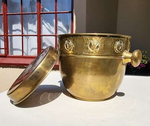 LARGE BRASS PLANTER WITH ROSE EMBOSSED BAND AND DOORKNOB HANDLES