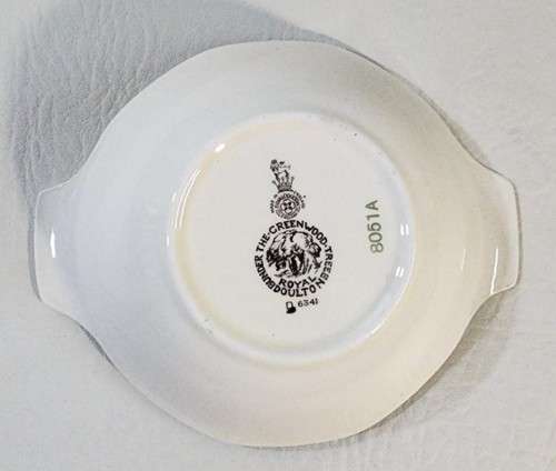 ROYAL DOULTON ROBIN HOOD GIVES COIN UNDER THE GREENWOOD TREE SERIES 1952 DISH  D6341