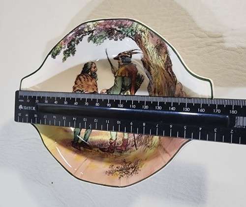 ROYAL DOULTON ROBIN HOOD GIVES COIN UNDER THE GREENWOOD TREE SERIES 1952 DISH  D6341