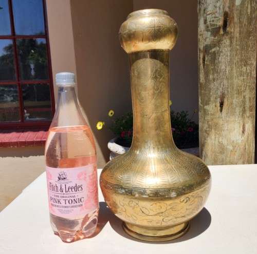 LARGE 38CM HIGH AND HEAVY 2,8KG (BASE METAL VALUE R300!) BRASS DRAGON ENGRAVED VASE WITH BASE MARK