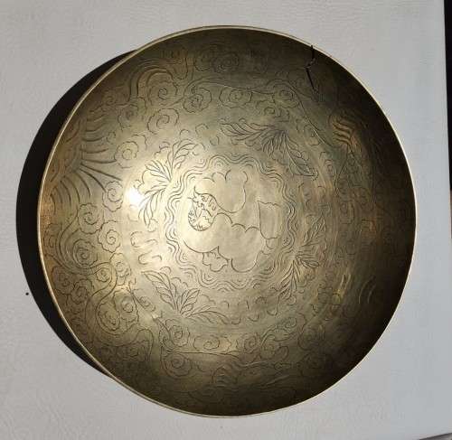 BRASS ENGRAVED BOWL VERY LARGE 40CM DIAMETER AND HEAVY 2,5KG (BASE METAL VALUE R250!)