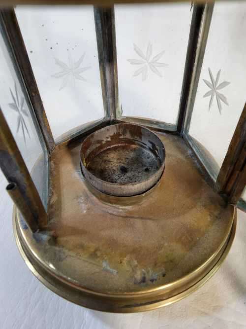 CHARMING VINTAGE BRASS AND GLASS HEXAGONAL SHAPE TEALIGHT CANDLE HOLDER