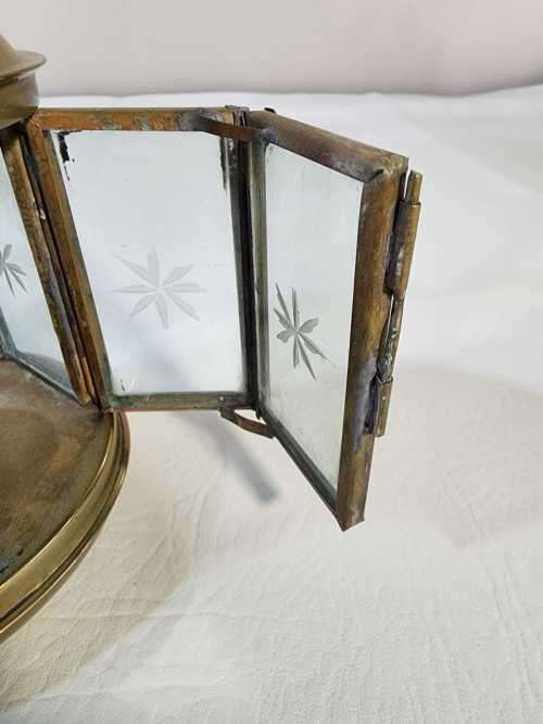 CHARMING VINTAGE BRASS AND GLASS HEXAGONAL SHAPE TEALIGHT CANDLE HOLDER