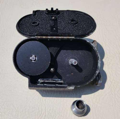 VINTAGE 1940S BELL & HOWELL 134 SPORTSTER 8MM CINE MOVIE CAMERA - FULLY MANUAL - WORKING