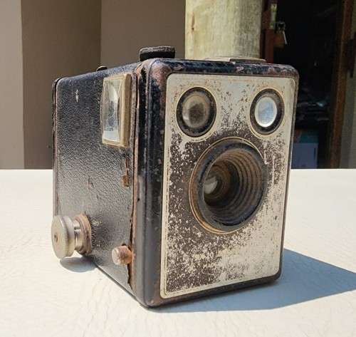 KODAK SIX-20 BROWNIE C 1946-1953 LONDON - FULLY MANUAL - SHUTTER WORKING