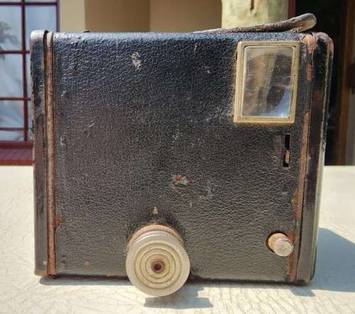 KODAK SIX-20 BROWNIE C 1946-1953 LONDON - FULLY MANUAL - SHUTTER WORKING