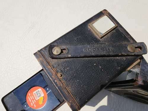 KODAK SIX-20 BROWNIE C 1946-1953 LONDON - FULLY MANUAL - SHUTTER WORKING