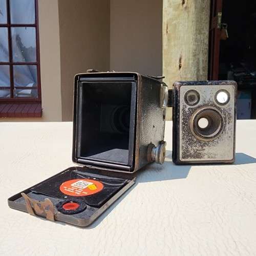 KODAK SIX-20 BROWNIE C 1946-1953 LONDON - FULLY MANUAL - SHUTTER WORKING