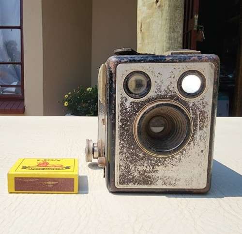 KODAK SIX-20 BROWNIE C 1946-1953 LONDON - FULLY MANUAL - SHUTTER WORKING