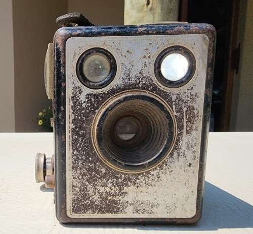 KODAK SIX-20 BROWNIE C 1946-1953 LONDON - FULLY MANUAL - SHUTTER WORKING