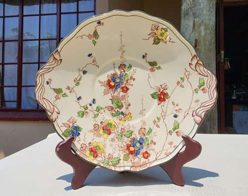 ROYAL DOULTON ENGLAND D4941 (1929-1964) KEW PATTERN HANDLED CAKE PLATE
