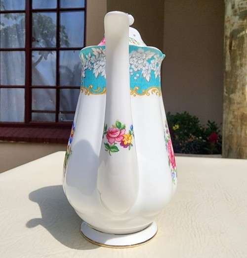 ROYAL ALBERT VINTAGE 1970S ENCHANTMENT PATTERN TEAPOT