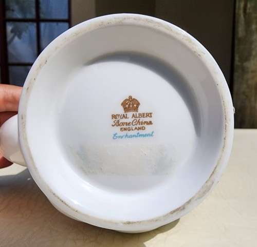 ROYAL ALBERT VINTAGE 1970S ENCHANTMENT PATTERN TEAPOT