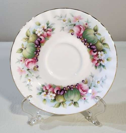 ROYAL ALBERT VINTAGE 1980-1982 COUNTRY FAYRE SERIES SOMERSET CUP AND SAUCER DUO
