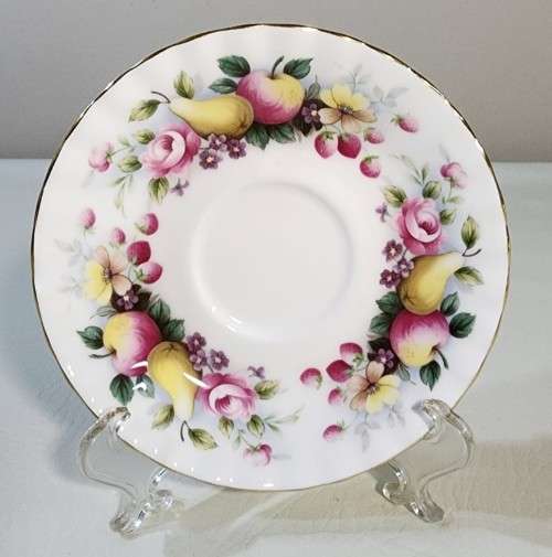 ROYAL ALBERT VINTAGE 1980-1982 COUNTRY FAYRE SERIES DORSET CUP AND SURREY SAUCER MISMATCHED DUO