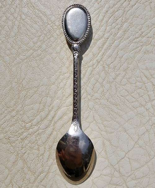 SET OF SIX FRENCH ROSE DECORATED ENAMELLED OVAL HANDLED STAINLESS STEEL TEA SPOONS