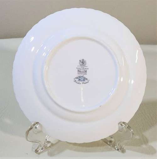PARAGON BRIDES CHOICE PATTERN ENGLAND 1960S BY APPOINTMENT OF THE QUEEN 16 PIECE PORCELAIN SET