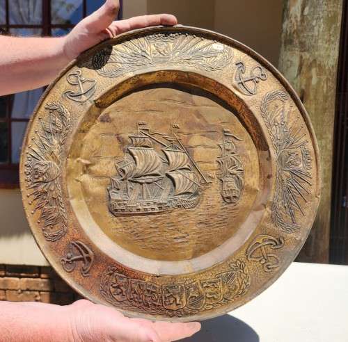 DOUBLE DECK ENGLISH WARSHIP NAUTICAL BRASS PLATE UNIQUELY HANDMADE EARLY TWENTIETH CENTURY