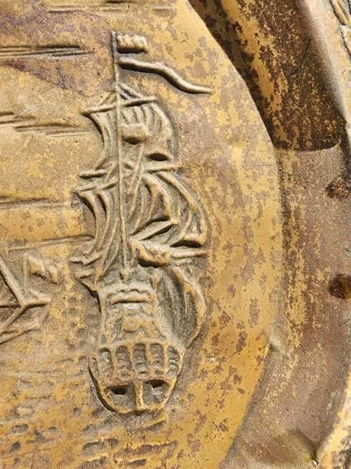 DOUBLE DECK ENGLISH WARSHIP NAUTICAL BRASS PLATE UNIQUELY HANDMADE EARLY TWENTIETH CENTURY