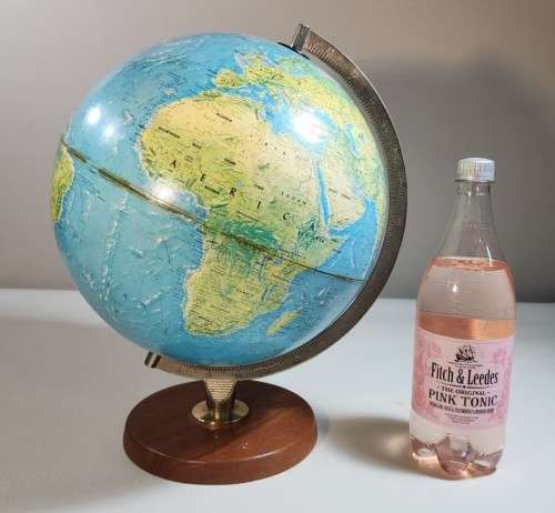 GEORGE PHILIP & SON GLOBE FROM 1972  STILL SHOWING USSR AND RHODESIA - LARGE 30CM DIAMETER