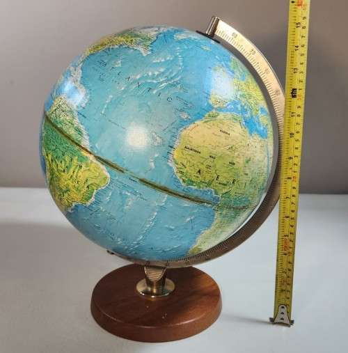 GEORGE PHILIP & SON GLOBE FROM 1972  STILL SHOWING USSR AND RHODESIA - LARGE 30CM DIAMETER