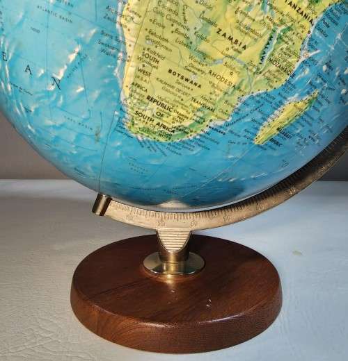 GEORGE PHILIP & SON GLOBE FROM 1972  STILL SHOWING USSR AND RHODESIA - LARGE 30CM DIAMETER