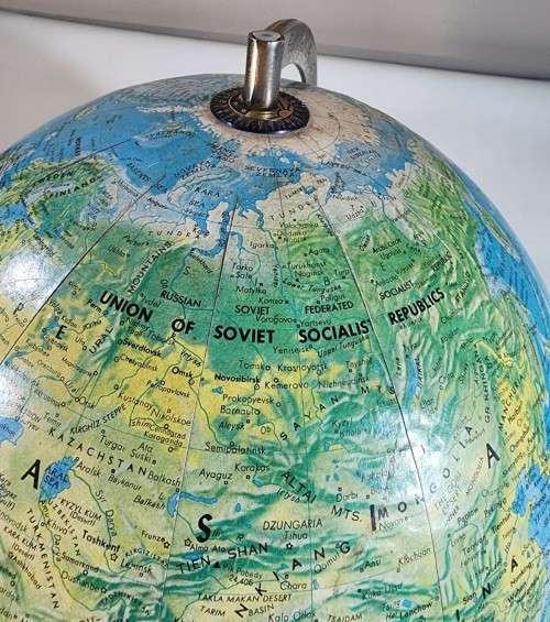 GEORGE PHILIP & SON GLOBE FROM 1972  STILL SHOWING USSR AND RHODESIA - LARGE 30CM DIAMETER