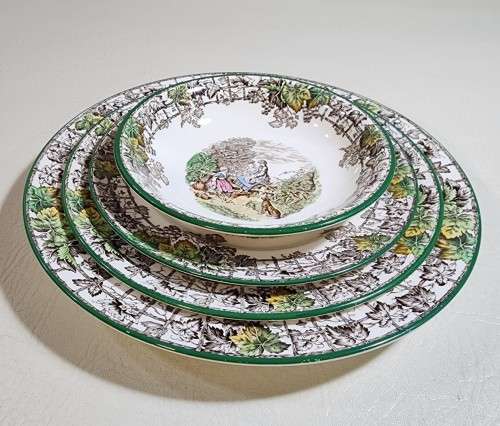 COPELAND SPODE BYRON PATTERN (1933-1969) DINNER, LUNCH AND DESERT PLATES AND FRUIT BOWL SET 1 OF 2
