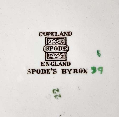 COPELAND SPODE BYRON PATTERN (1933-1969) DINNER, LUNCH AND DESERT PLATES AND FRUIT BOWL SET 1 OF 2