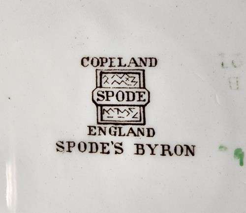 COPELAND SPODE BYRON PATTERN (1933-1969) DINNER, LUNCH AND DESERT PLATES AND FRUIT BOWL SET 1 OF 2