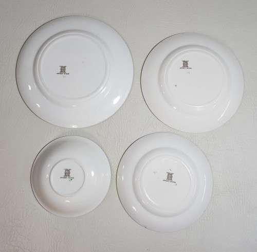 COPELAND SPODE BYRON PATTERN (1933-1969) DINNER, LUNCH AND DESERT PLATES AND FRUIT BOWL SET 2 OF 2